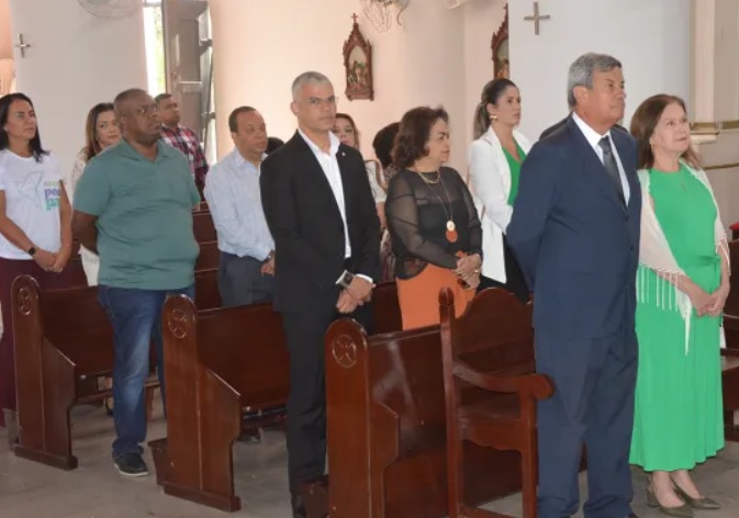 O prefeito Colbert Martins Filho esteve presente junto à primeira dama do município, Adenilda Martins. (Foto: ACM/PMFS)