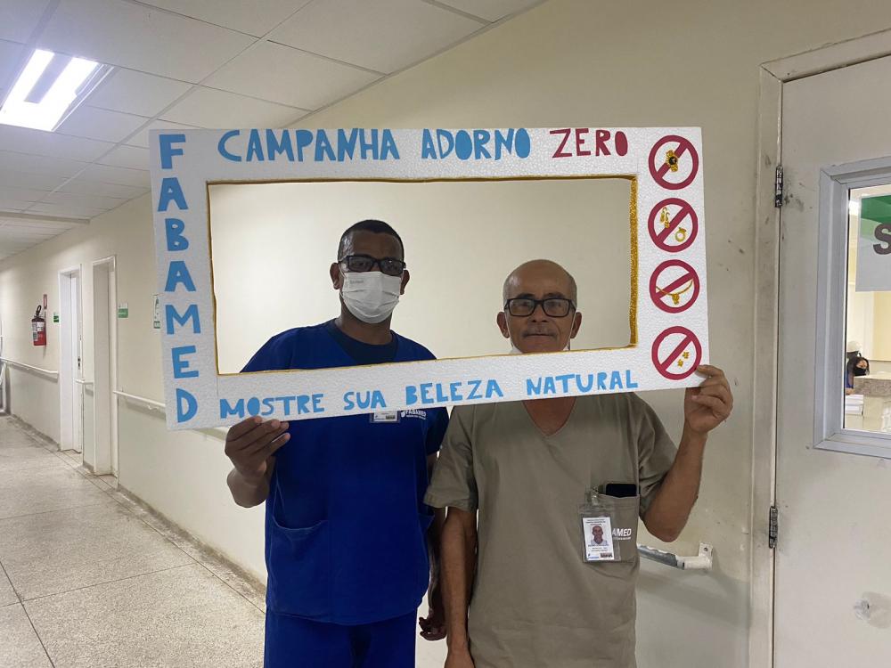 Hospital de Jaguaquara realiza ação educativa contra uso de adorno em ambiente hospitalar
