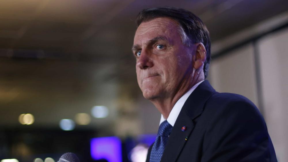 Bolsonaro teria tomado 3 doses de vacina contra covid, diz PF