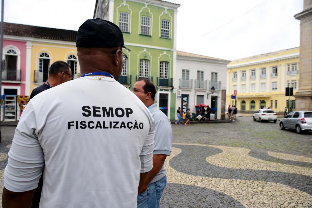 Semop amplia número de agentes e distribui materiais no Centro Históric