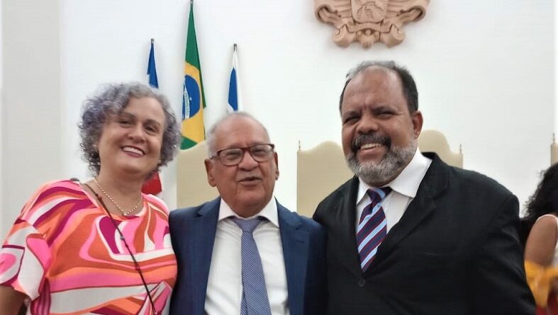Universidade Federal da Bahia concede título de Professor Emérito ao imortal Ordep Serra em cerimônia solene