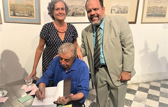 Jornalista Florisvaldo Mattos lança livro de ensaios no Museu de Arte da Bahia