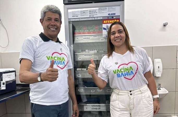 Jerônimo se imuniza no dia D da vacinação e destaca importância do SUS para assegurar saude pública para todos