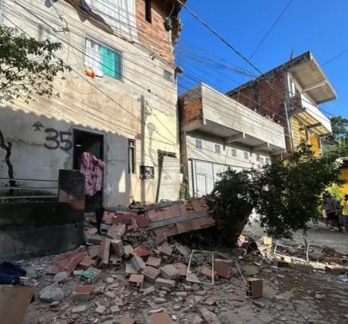 Pedreiro morre após ser atingido por desabamento de varenda enquanto realizava serviço 