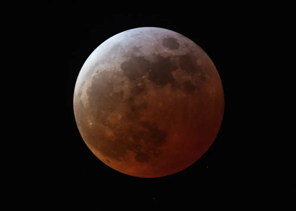 Eclipse total da Lua encanta quem madrugou nesta sexta-feira; fotos - lua, sangue, eclipse, março, 2025