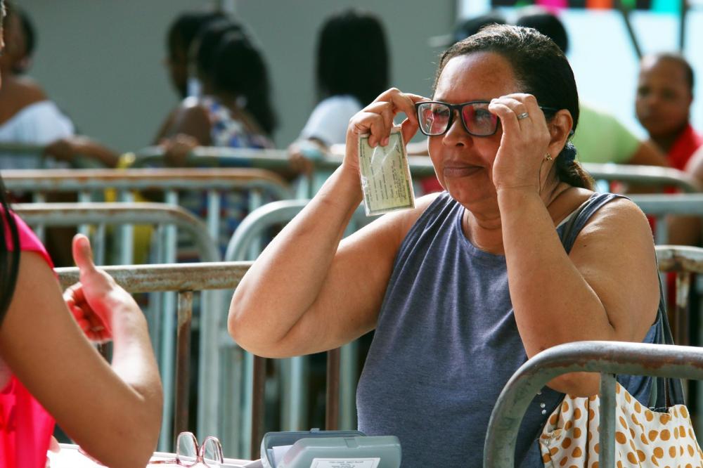 Mais de 4 mil óculos são entregues a mulheres que participaram da Feira Março Mulher