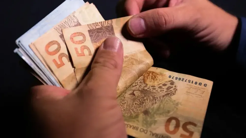 Salário mínimo deve chegar a R$ 1.627 - Foto: Marcello Casal Jr | Agência Brasil