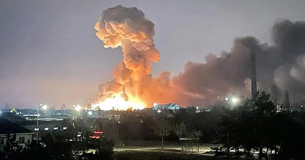 Explosão é vista na capital ucraniana Kiev no dia 24 de fevereiro - Foto: Gabinete do Presidente da Ucrânia via EBC