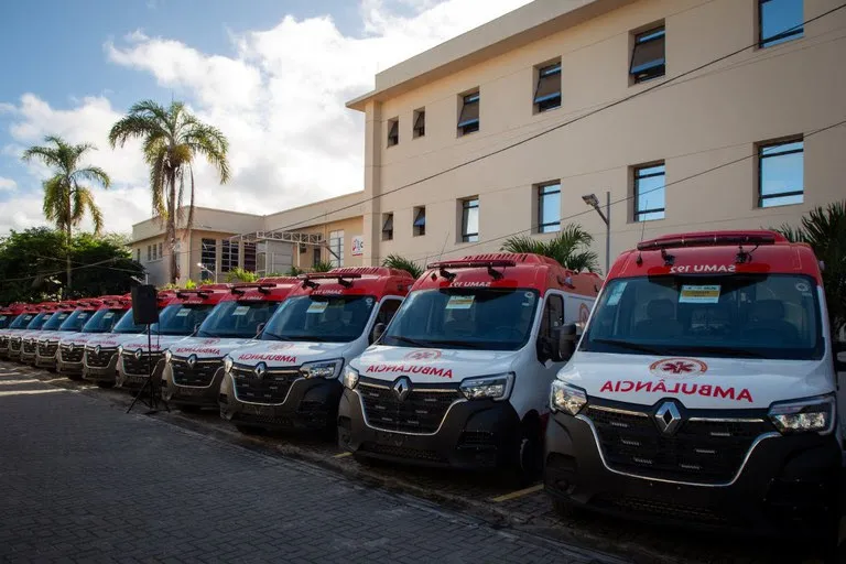 Ao todo, são 2.223 novas ambulâncias — volume seis vezes maior que o registrado entre 2019 e 2022, quando apenas 366 unidades foram entregues à população. Foto: Rafael Nascimento/MS