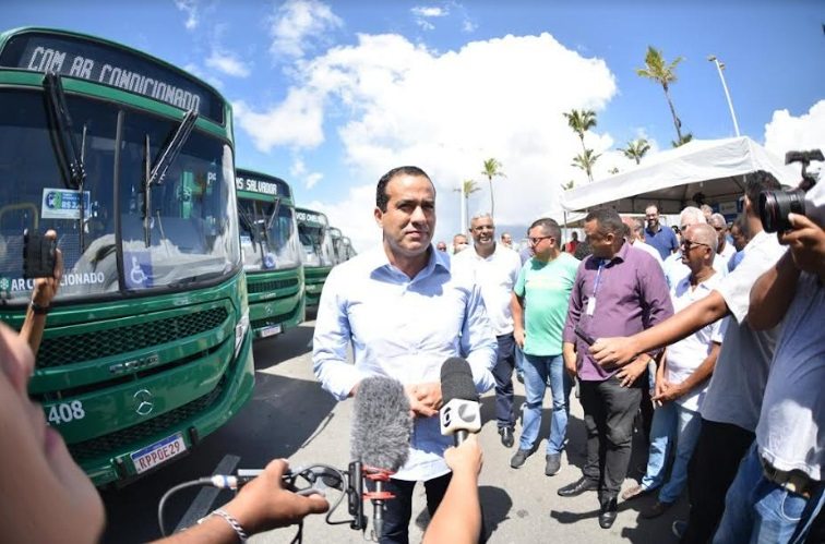 Bruno Reis vai entregar novos ônibus com ar condicionado neste sábado (20)