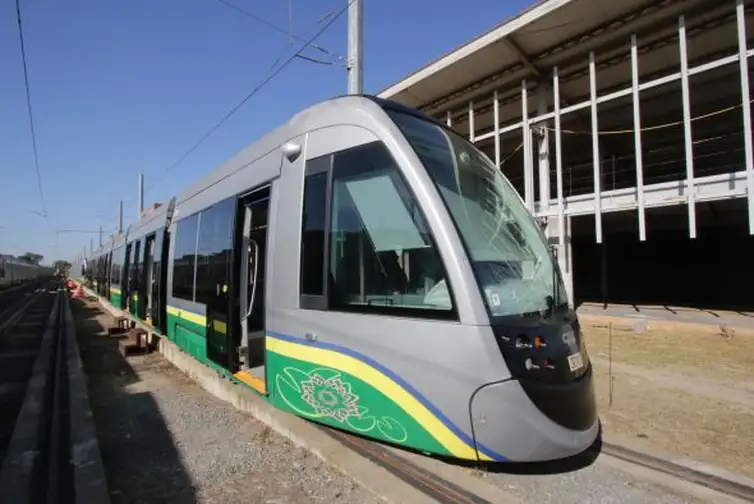Últimos trens do VLT saindo do Mato Grosso | Foto: Divulgação/ Governo do Estado
