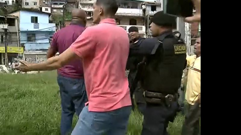 Ex-funcionários da CSN e sindicalista 'quebram o pau' na Lapa