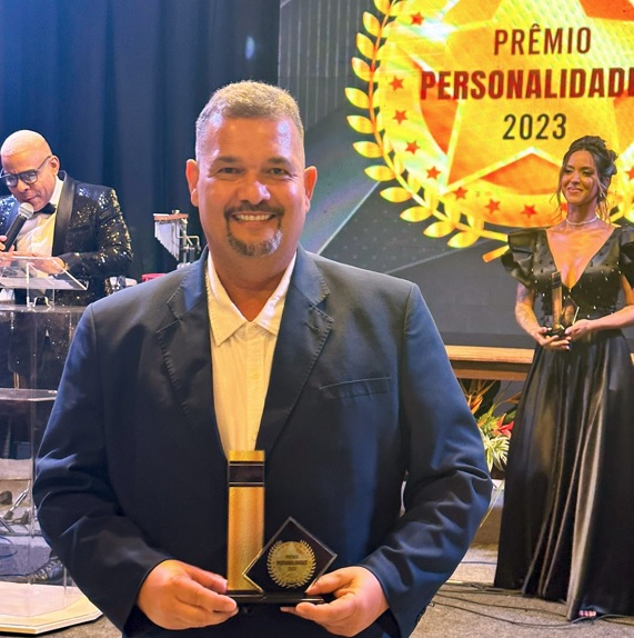 Vereador Gordinho da Favela é homenageado no Prêmio Personalidades 2023
