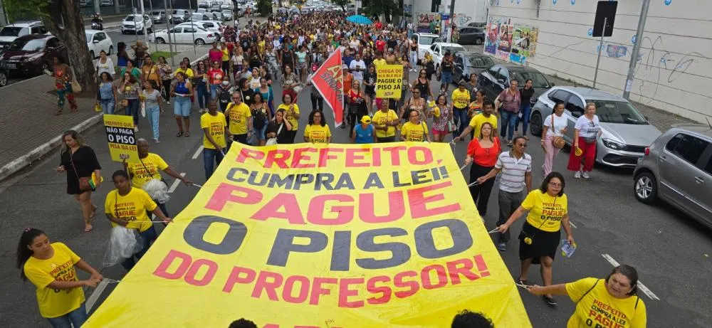 Imagem reprodução do protesto realizado pelos professores nas ruas de Salvador