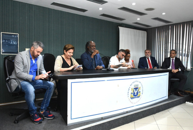 Comissão de Cultura debate situação de teatros