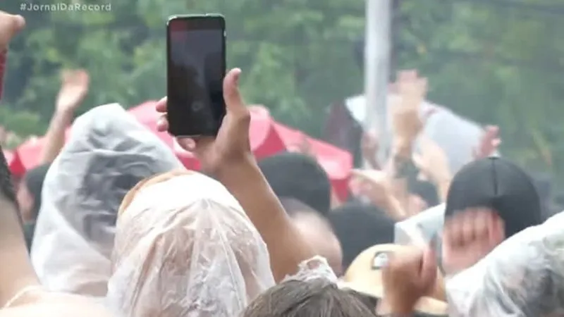 Furto aconteceu durante festa de Iemanjá no Rio Vermelho; ator alertou seguidores sobre golpes | Foto - Divulgação Reprodução / Record