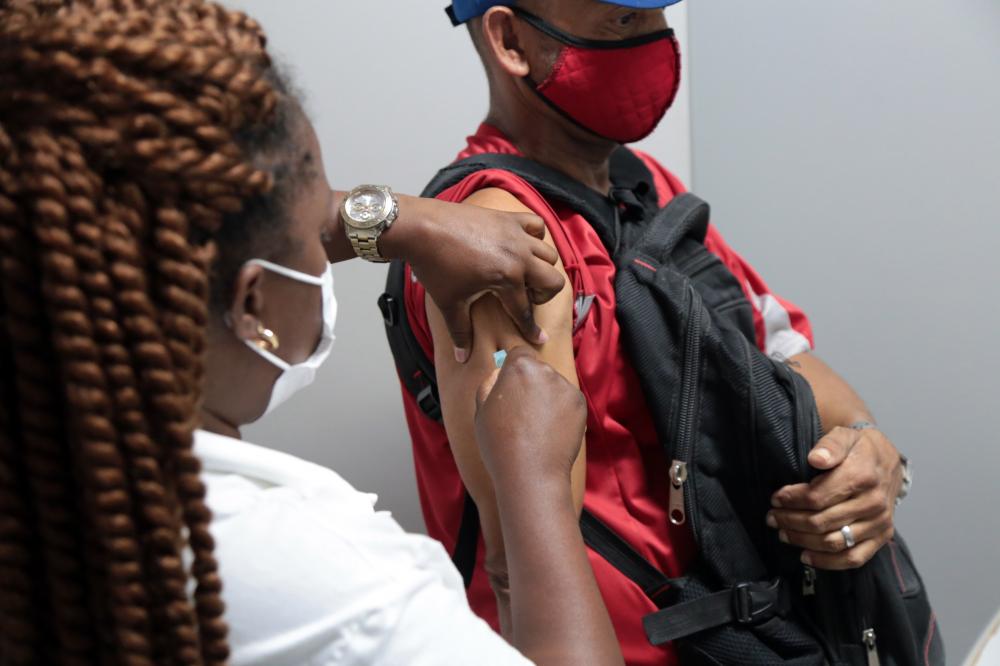 Salvador tem vacinação contra Influenza e Covid-19 neste sábado (3) – confira postos 