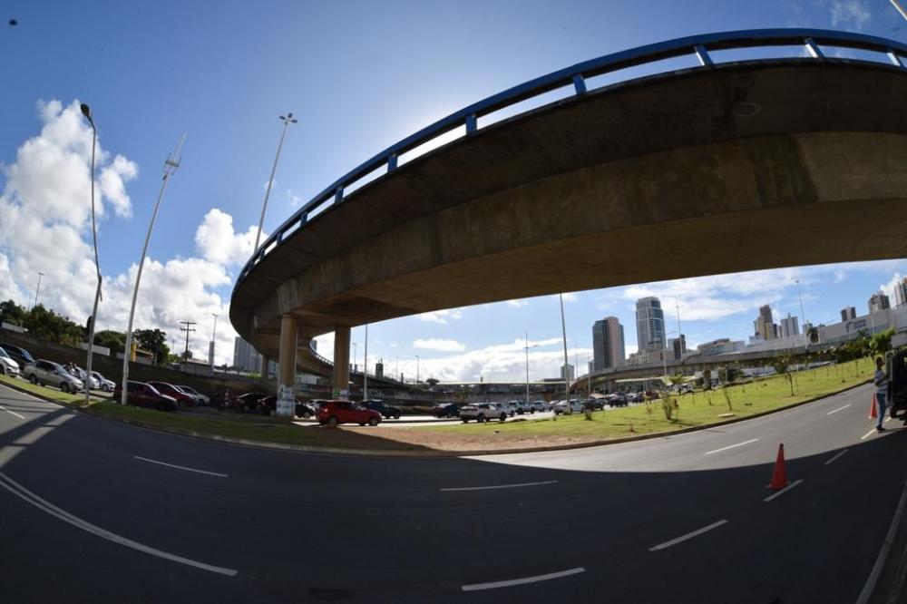 Prefeitura instalará gradis de segurança em 14 viadutos de Salvador 