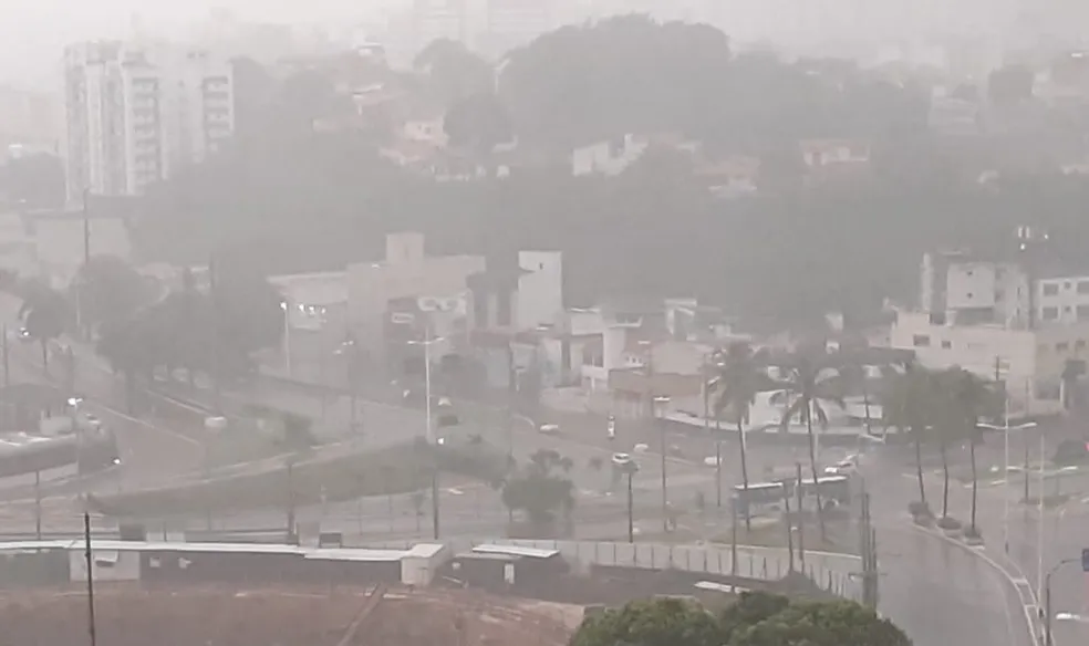 Segundo o Inmet, a previsão indica pancadas de chuva com volume entre 20 e 30 mm por hora, podendo alcançar até 50 mm ao longo do dia | Foto: Gabriel Gonçalves/G1