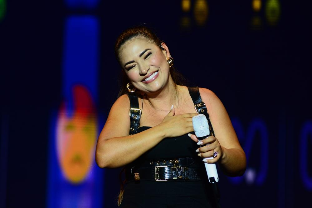 Simone Mendes leva fãs do Festival ao delírio e anuncia novo álbum para final de janeiro