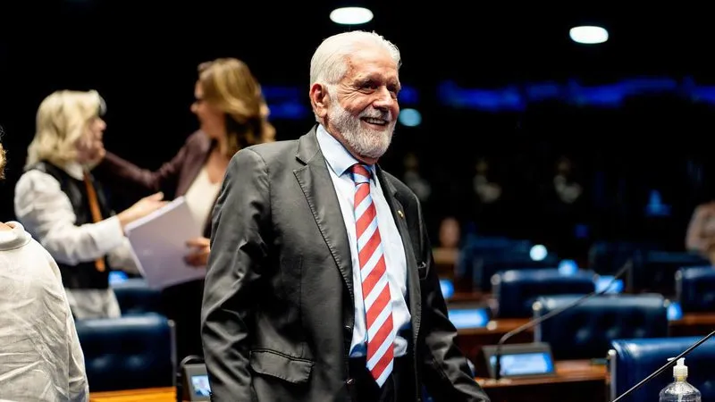 O senador Jaques Wagner (PT/BA) teve reunião com o ministro André Mendonça dias antes de ser alvo de operação da PF / Divulgação/Agência Senado