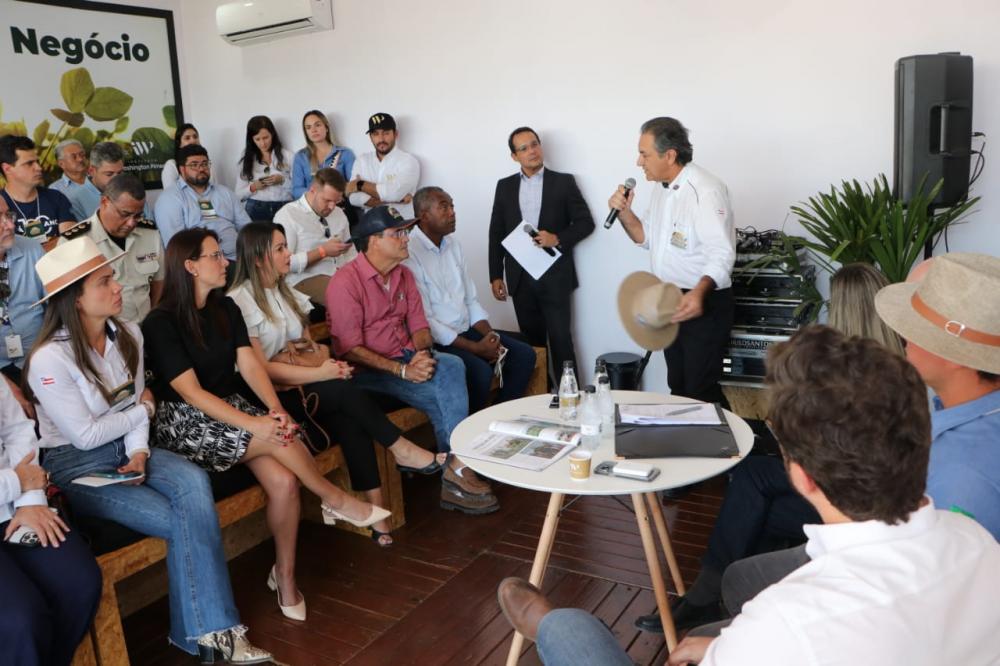 SDE abre trabalhos com diálogo com empresários na Bahia Farm Show