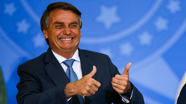 Bolsonaro é ex-presidente que mais gasta verba pública com assessores; saiba quanto