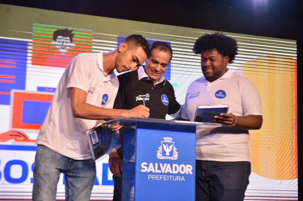 Bruno Reis autoriza a prefeitura contratar 42 ex-estagiários por meio do programa Nossos Talentos