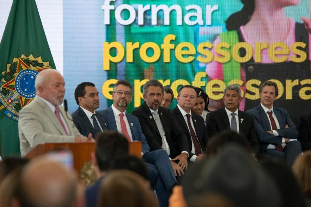 Jerônimo participa do lançamento do Compromisso Nacional Criança Alfabetizada, em Brasília