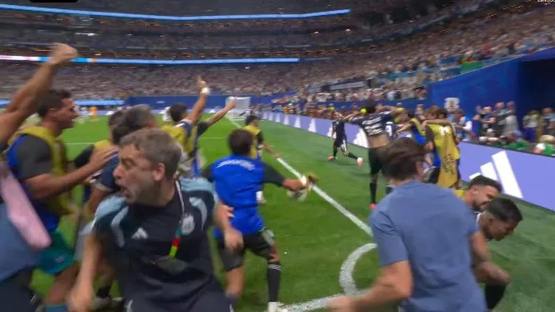 Argentina vence Inglaterra e vai jogar final da Copa do Mundo pela segunda vez consecutiva