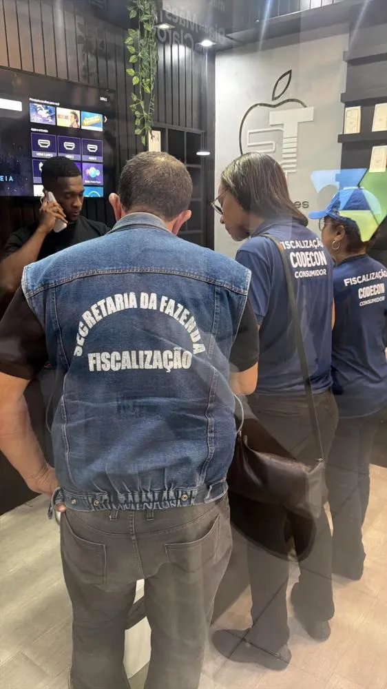 Codecon participa de operação que apreende mais de 2 mil acessórios falsificados em Salvador