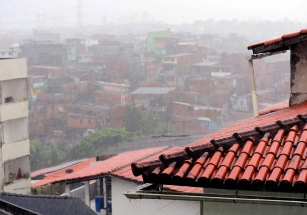 Chuva e ventania devem atingir Salvador e o litoral neste fim de semana