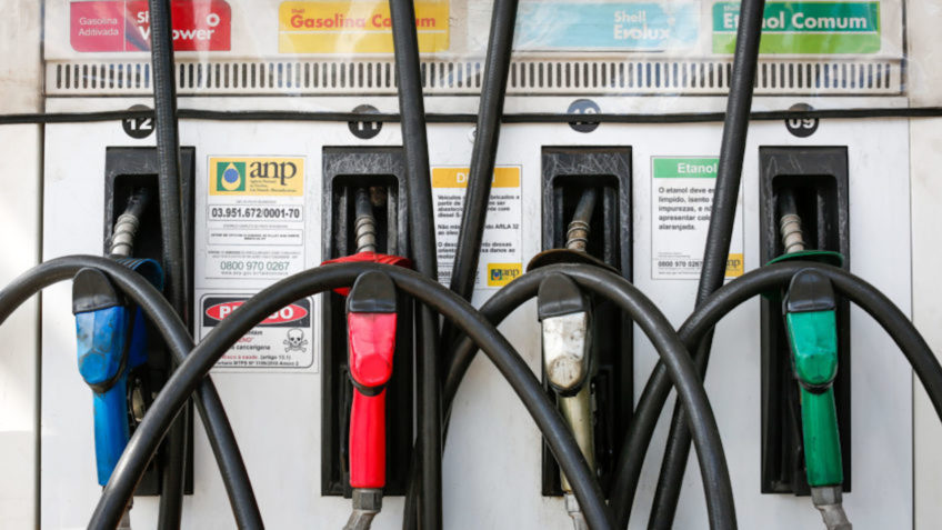 Nova política da Petrobras para os combustíveis completa um mês com preços próximos aos de modelo anterior