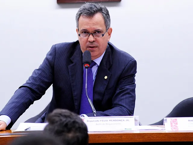 “Lei do silêncio” impera no PDT da Bahia uma semana após Félix Mendonça Jr. ser alvo da Overclean