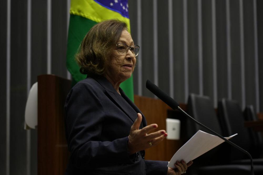 Em Sessão Solene, Lídice da Mata pede o fortalecimento da rede pública de ensino superior