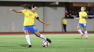 Marta treina normalmente com seleção brasileira; Nycole permanece fora