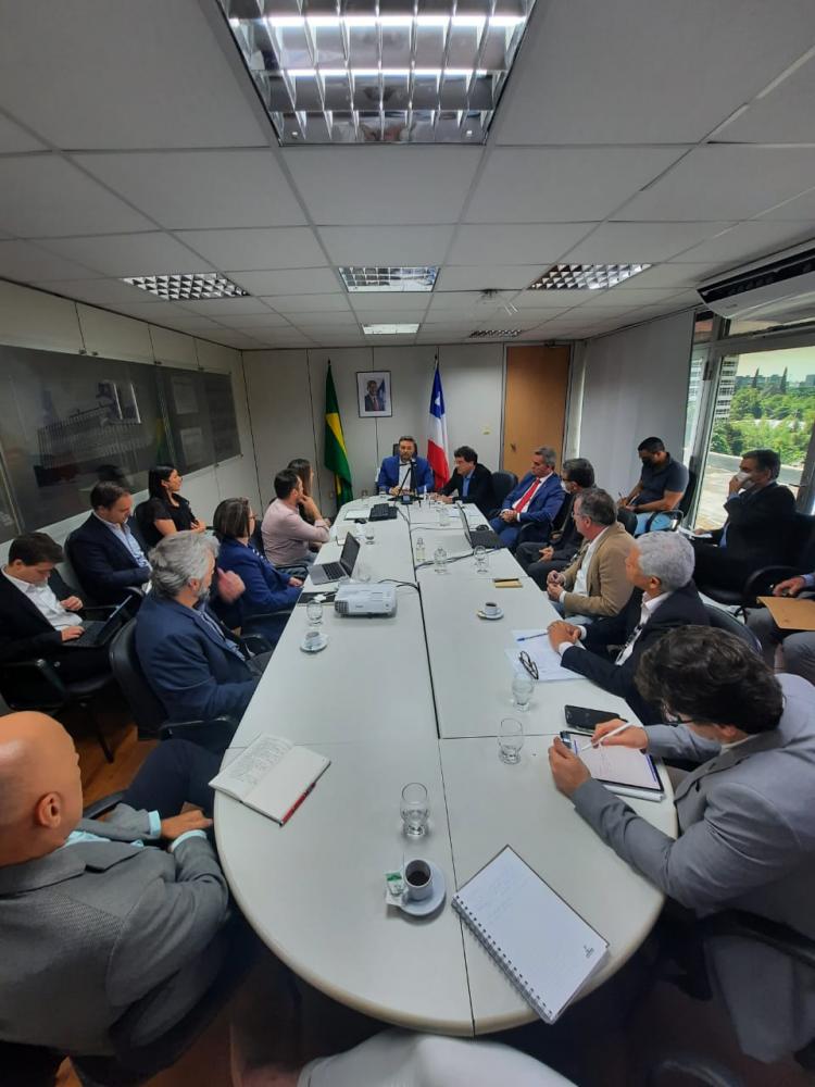 Estado, BYD e parceiros planejam rede de abastecimento de veículos elétricos na Bahia