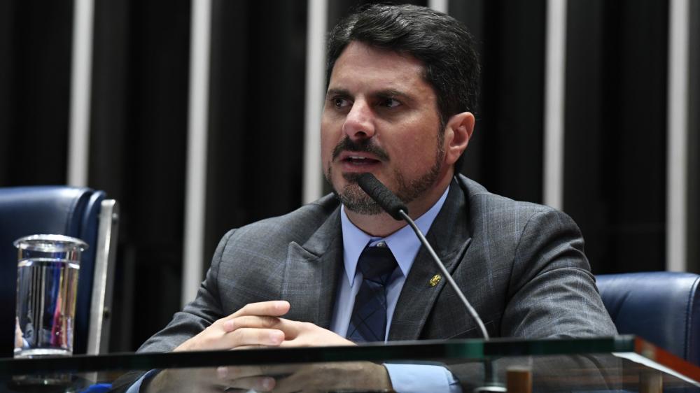 Marcos do Val contradiz Bolsonaro em depoimento à PF