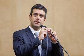 Tiago Correia critica ViaBahia após novo reajuste nos pedágios: ‘Do jeito que está, deveriam abrir a cancela’