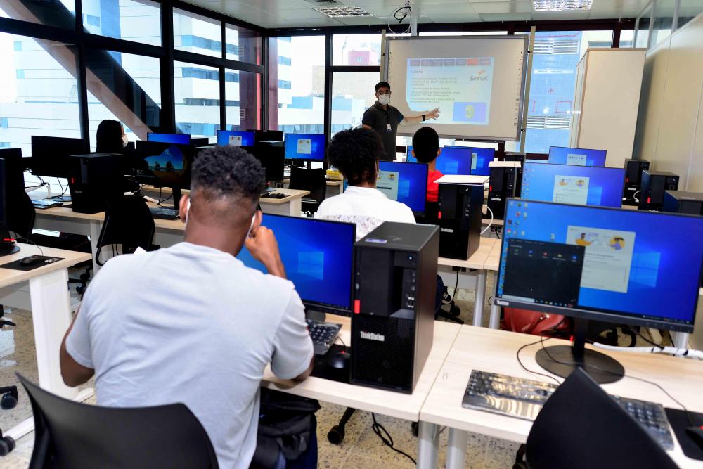 Treinar para Empregar oferece cursos gratuitos para atuação em supermercado