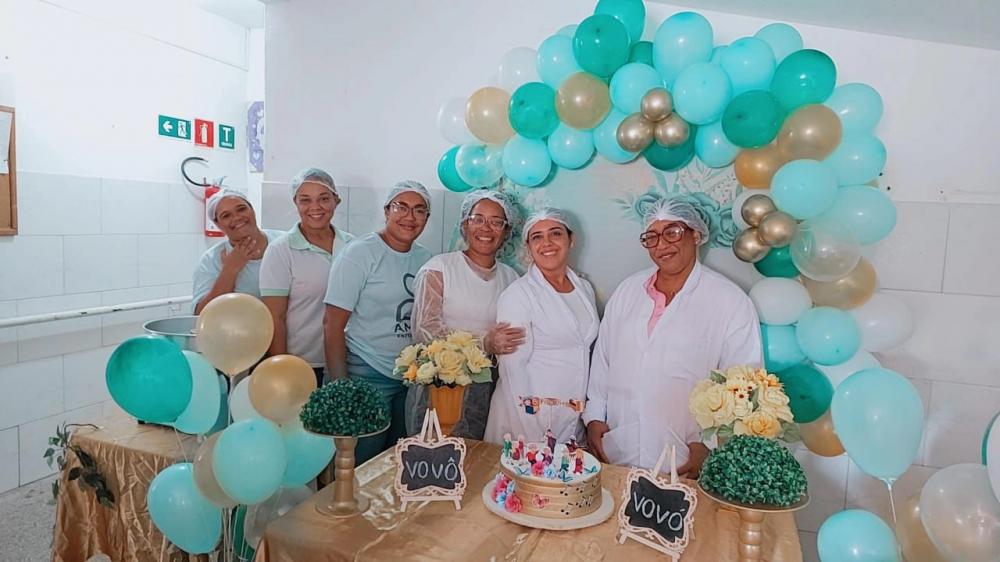 Idosos do Lar Irmã Lourdes são homenageados no Dia dos Avós
