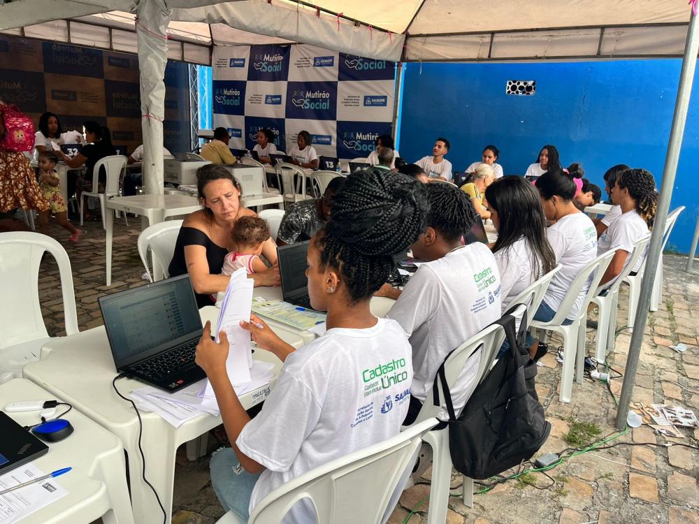 CadÚnico, Mutirão realizado pela prefeitura de Salvador atende mais de 1,8 mil pessoas