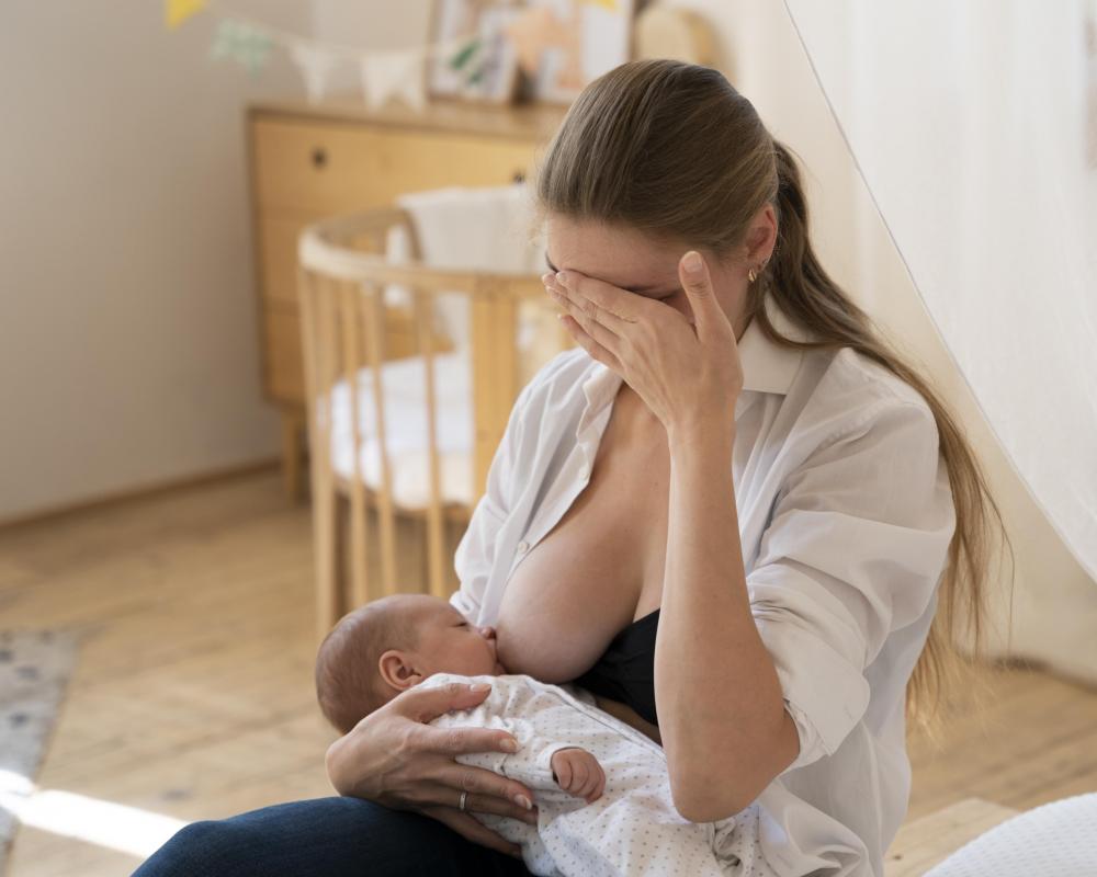 Mães precisam de rede de apoio para manter amamentação