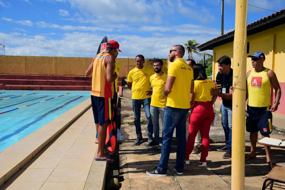Salvamar recebe salva-vidas de Barra dos Coqueiros para visita e capacitação 