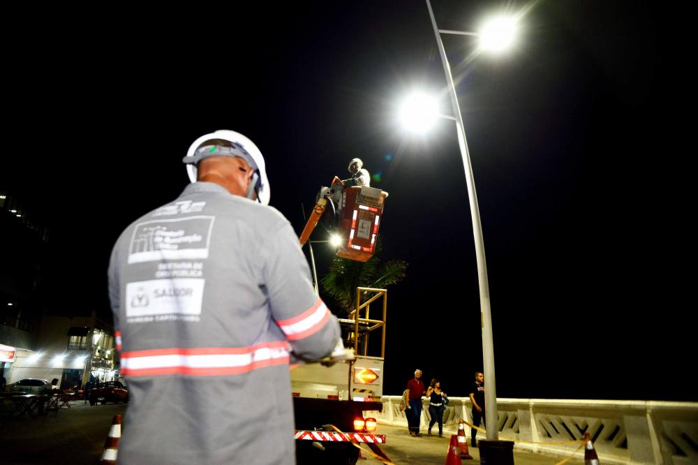 Em seis meses, Salvador registra queda de quase 50% nas solicitações de troca de lâmpadas 