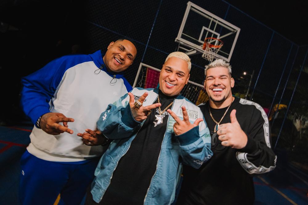 Kevin O Chris, MC Ryan SP e BUARQUE levam as batidas do funk para as quadras no clipe de 