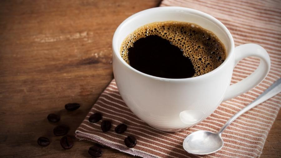 Saiba o que deve fazer antes de pegar na xícara de café. 1- Hidratar-se 