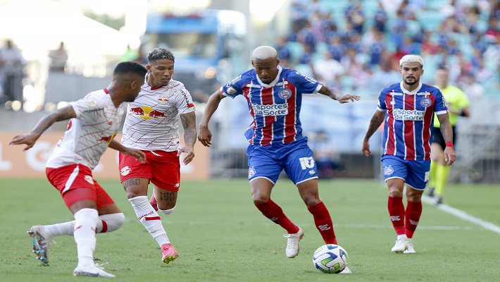 Bahia goleia o RedBull Bragantino e respira na tabela da Série A