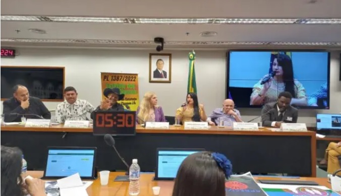 Comunidade Cigana da Bahia participa de audiência pública sobre o Estatuto dos Povos Ciganos na Câmara