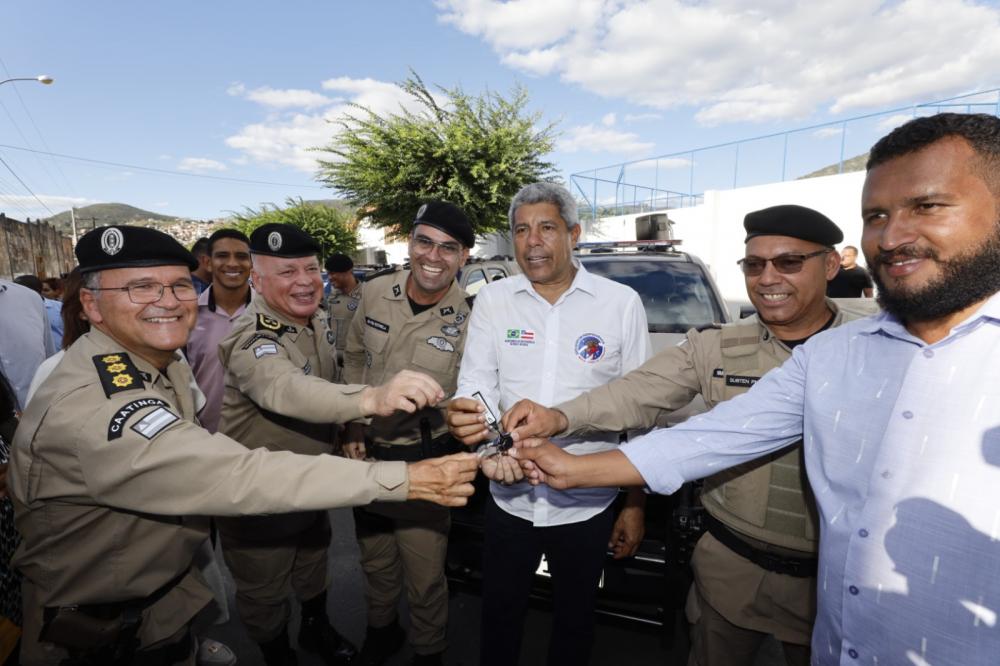 Em Jacobina, governador anuncia licitação de hospital regional e inaugura obras